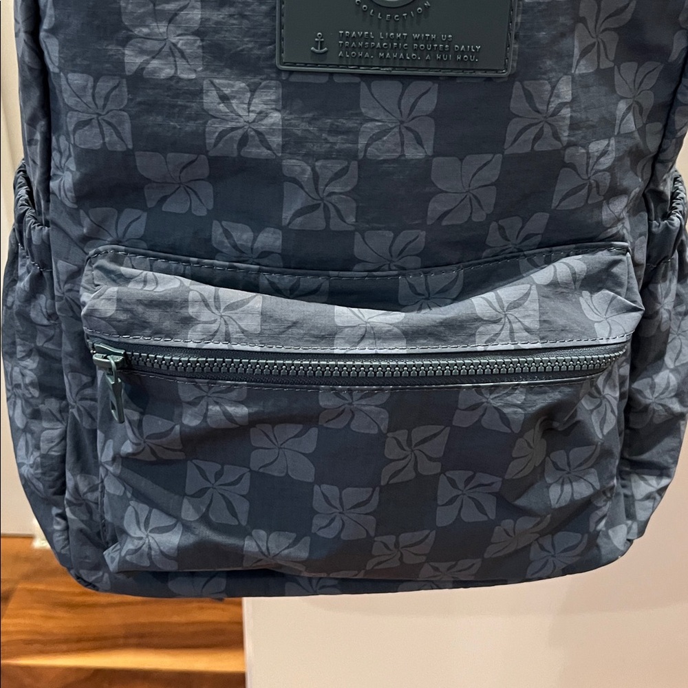 Aloha Collection Keep It Light Backpack in Pua Check - Picture 11 of 15